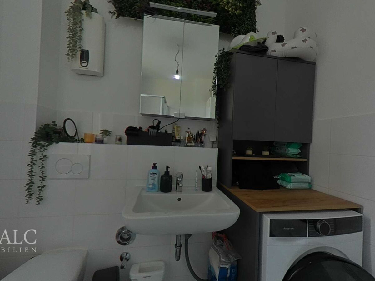 2 OG Badezimmer