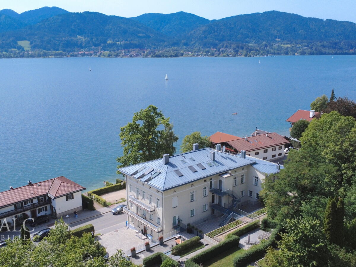 Außenansicht mit Seeblick