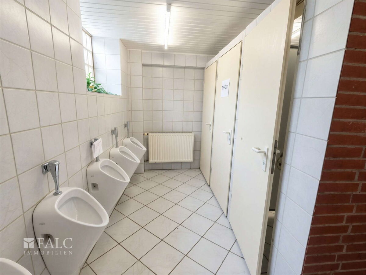 Toilettenanlage Goldener Saal u. Kegelbahn