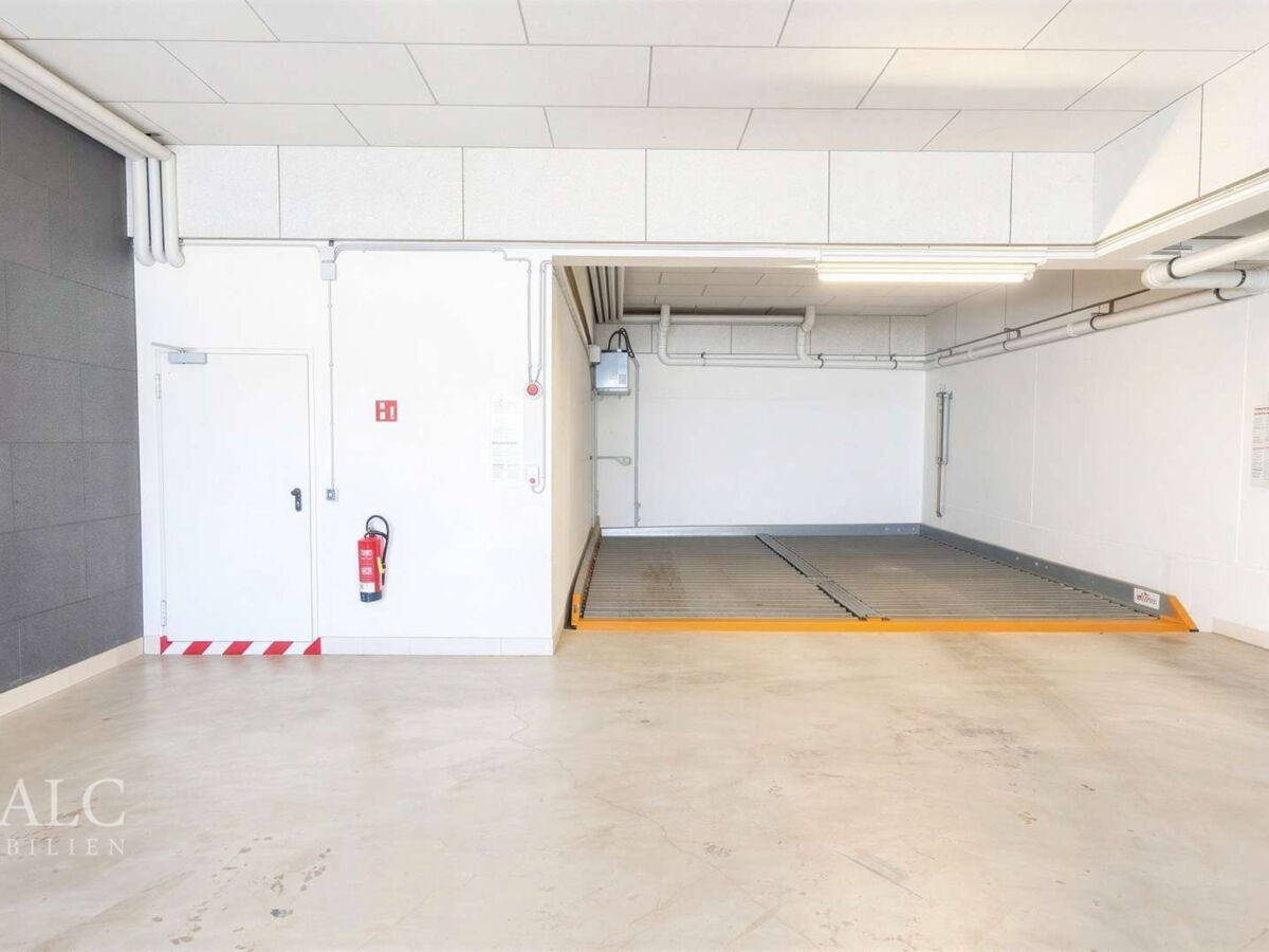 Tiefgaragenstellplatz