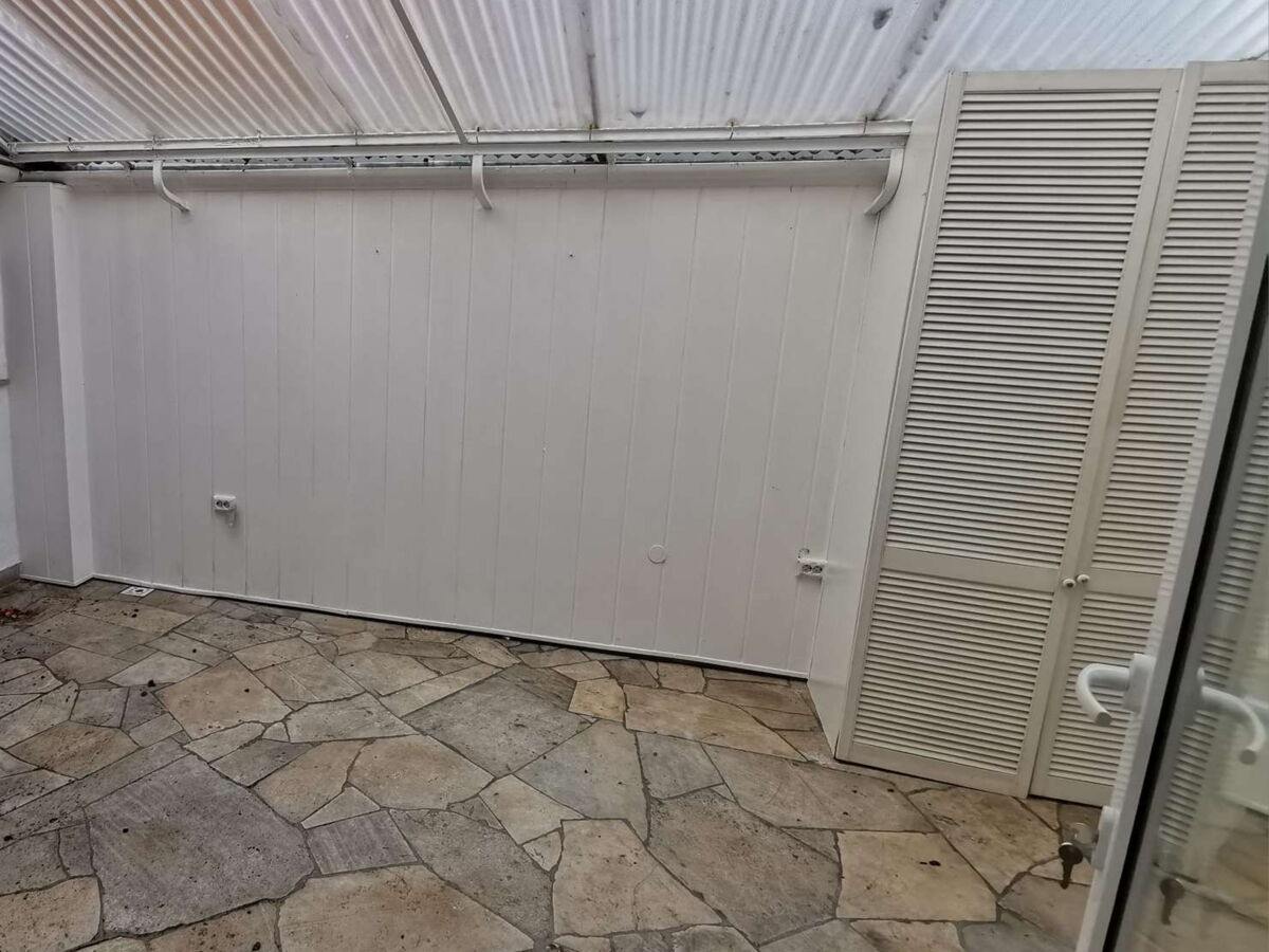 1.OG-links-überdachte Terrasse