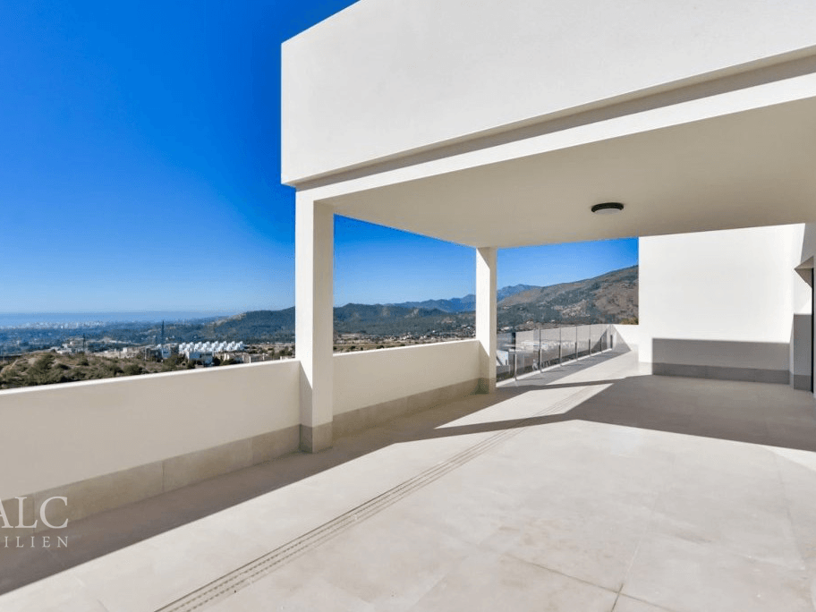 Terrasse mit Panoramablick / Terrace with panoramic views / Terraza con vistas panorámicas