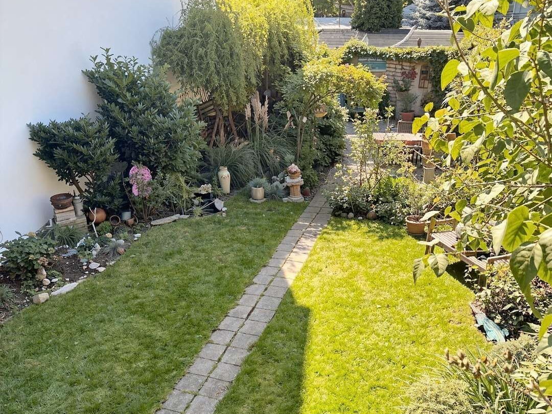 Garten - (KI generiert)