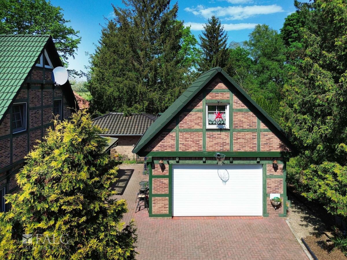 Garage mit separatem Raum