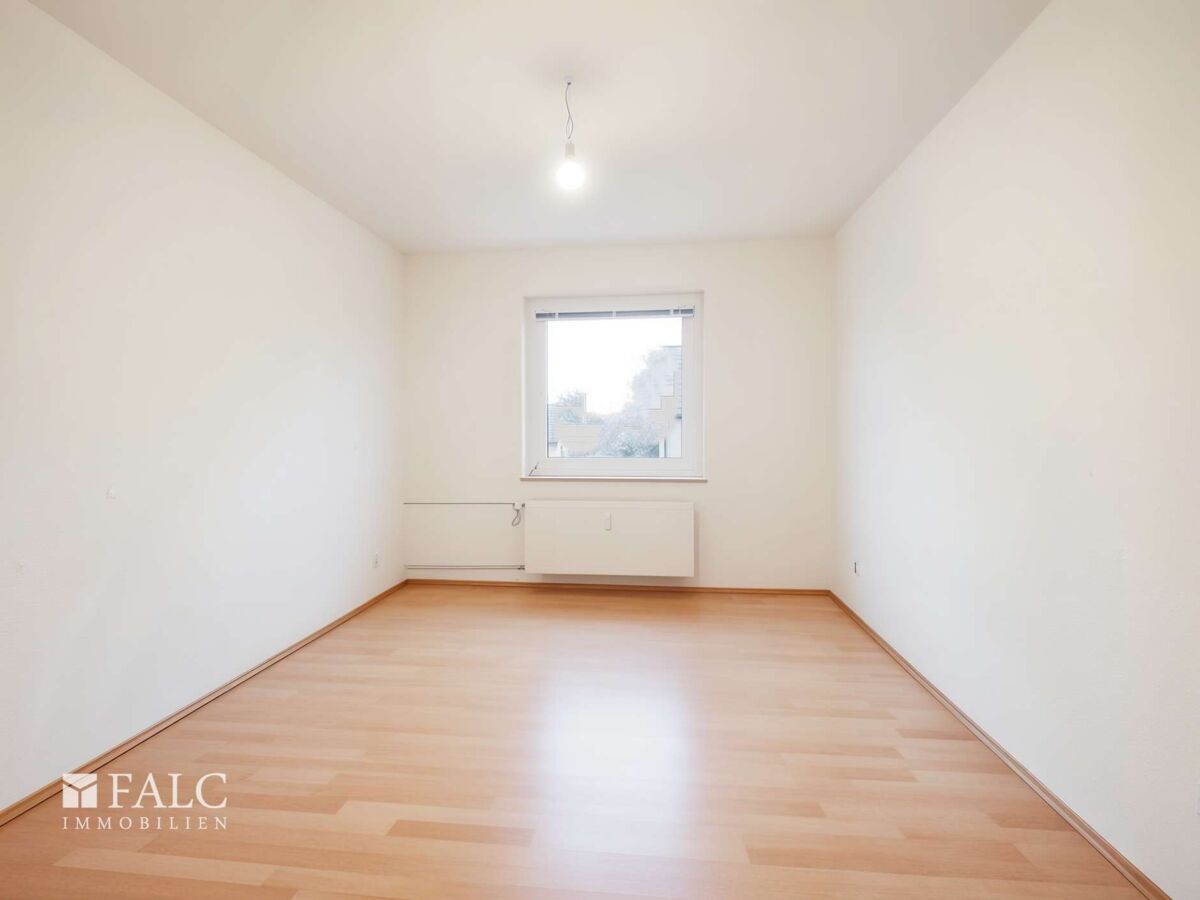Kinderzimmer (KI-leergeräumt)
