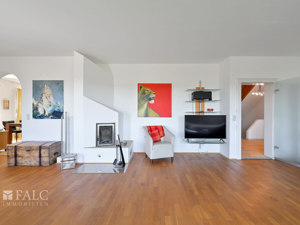 EG Wohnen Wand mit Kamin