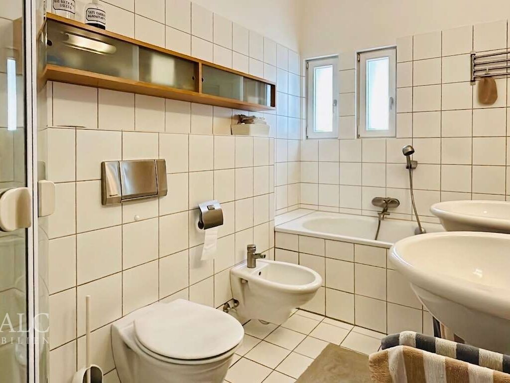 Nebenhaus OG Bad