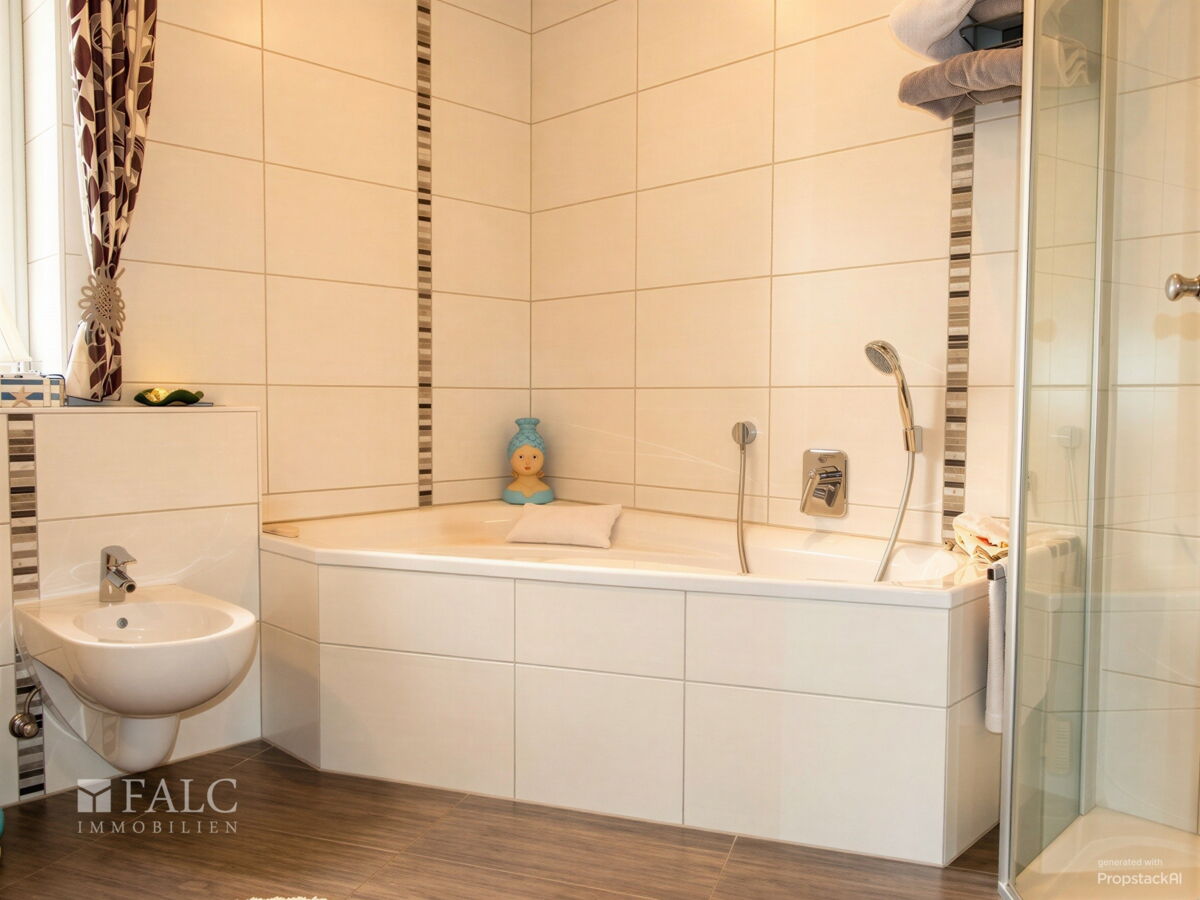 EG: Badezimmer, KI optimiert