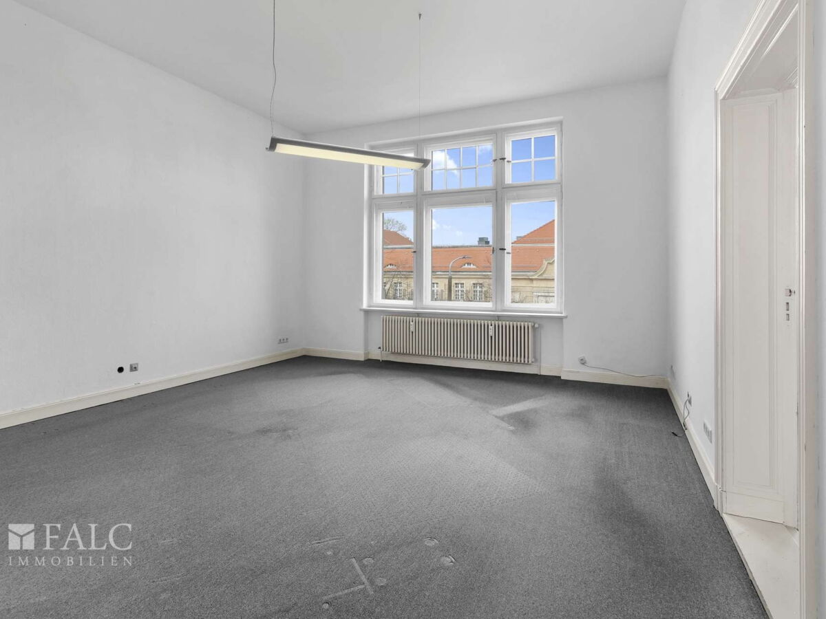 1. OG - Büro Straßenseite