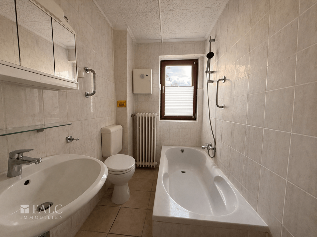 Wohnung 2 Badezimmer (Raum digital leergeräumt)