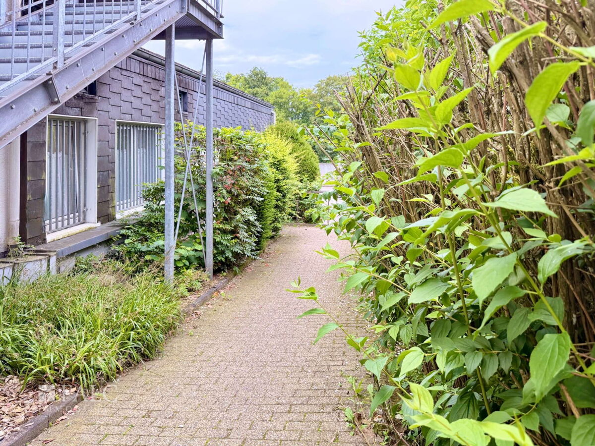 Weg zur Gewerbeeinheit