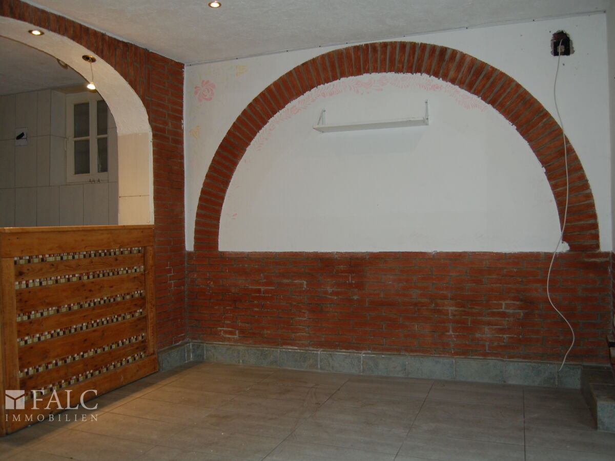 Vor der Theke rechts_Pizzeria