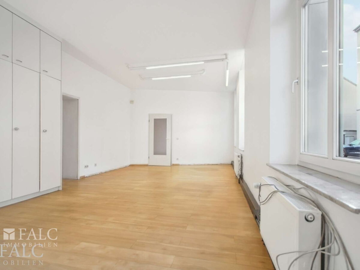 EG Büro Straßenseite