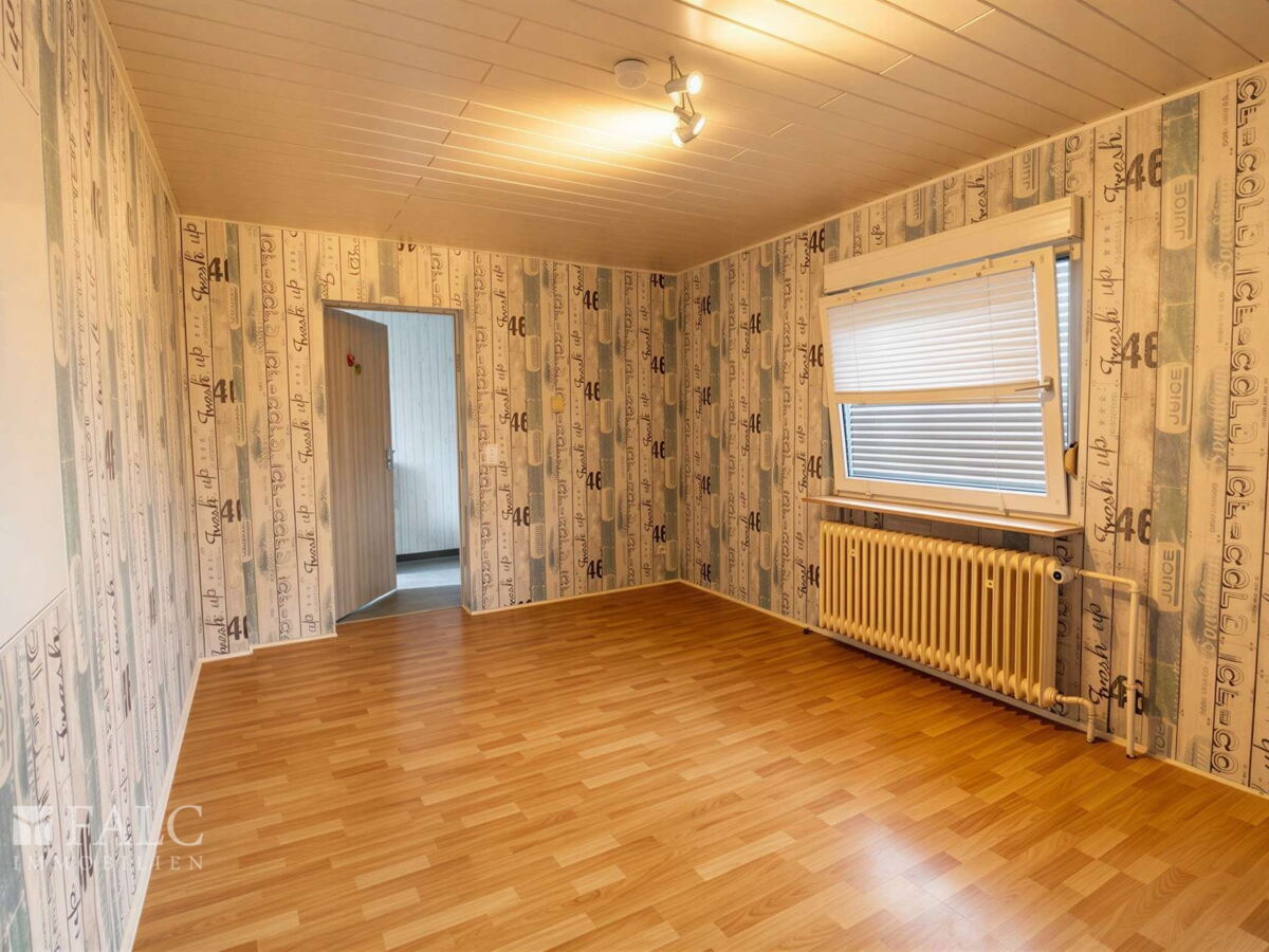 Büro, Hobbyraum mit angrenzendem Bad