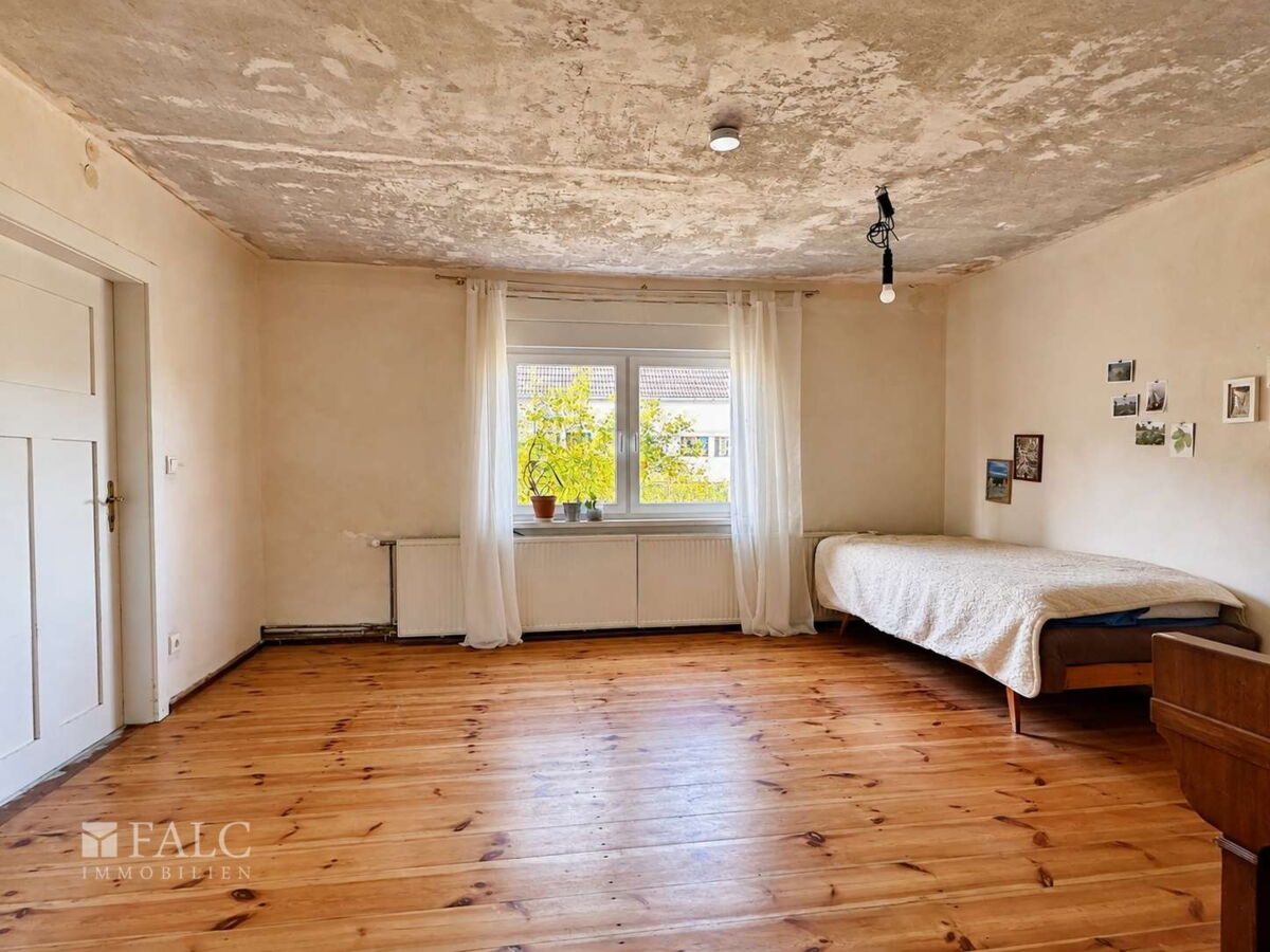 Schlafzimmer mit Dielen