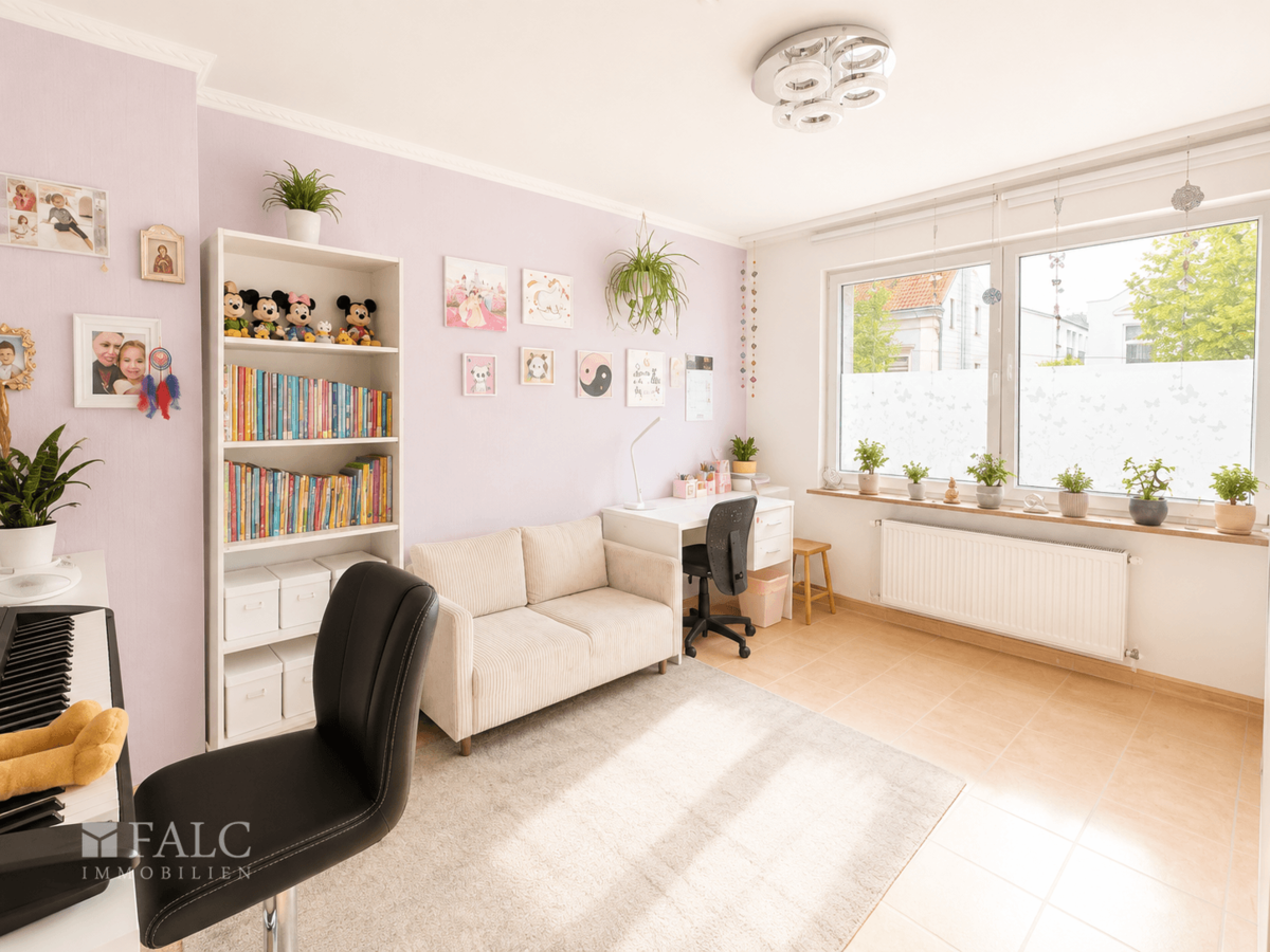 Kinderzimmer von der Eingangstür (Wohnung 120m2)