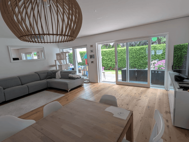 Wohnzimmer mit Esszimmer