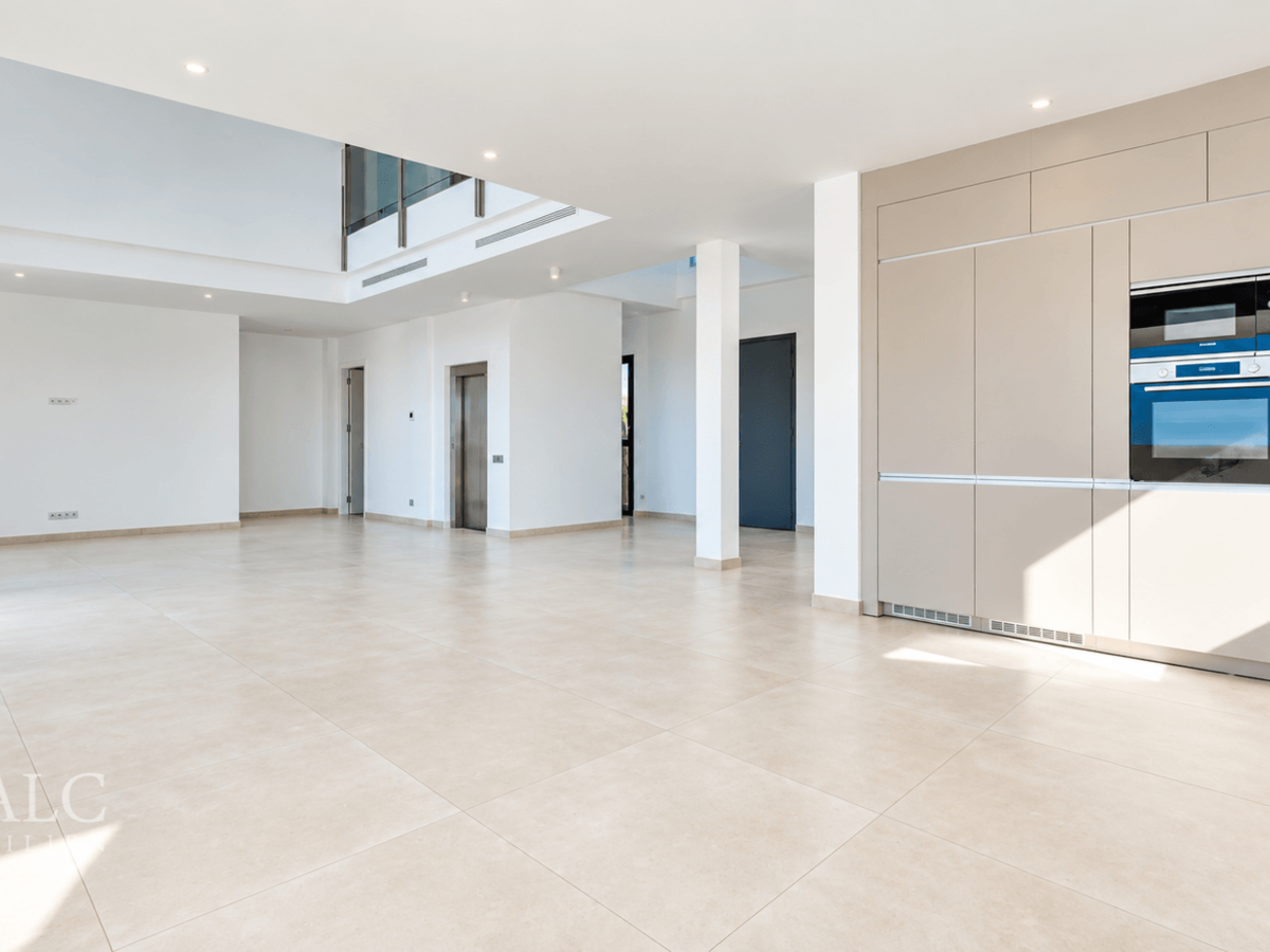 Großzügiger Wohnbereich / Spacious living area / Amplia zona de estar