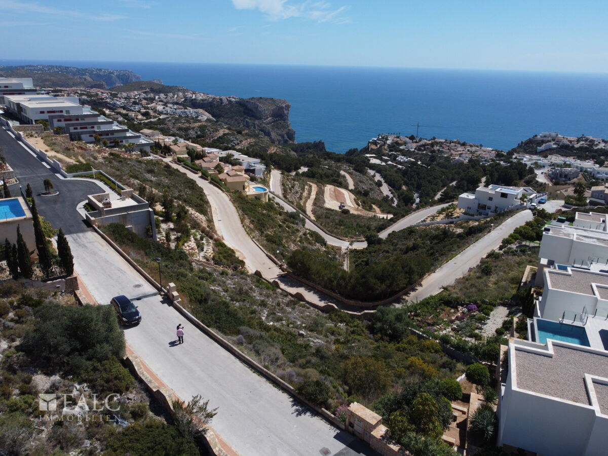 Blick über die Gegend und Meer