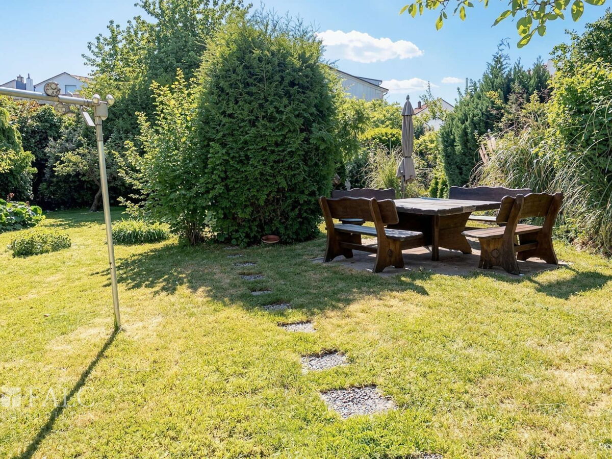 Garten - (KI generiert)