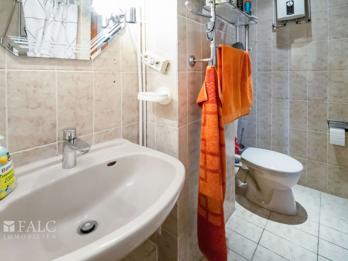 5. Wohnung - Badezimmer