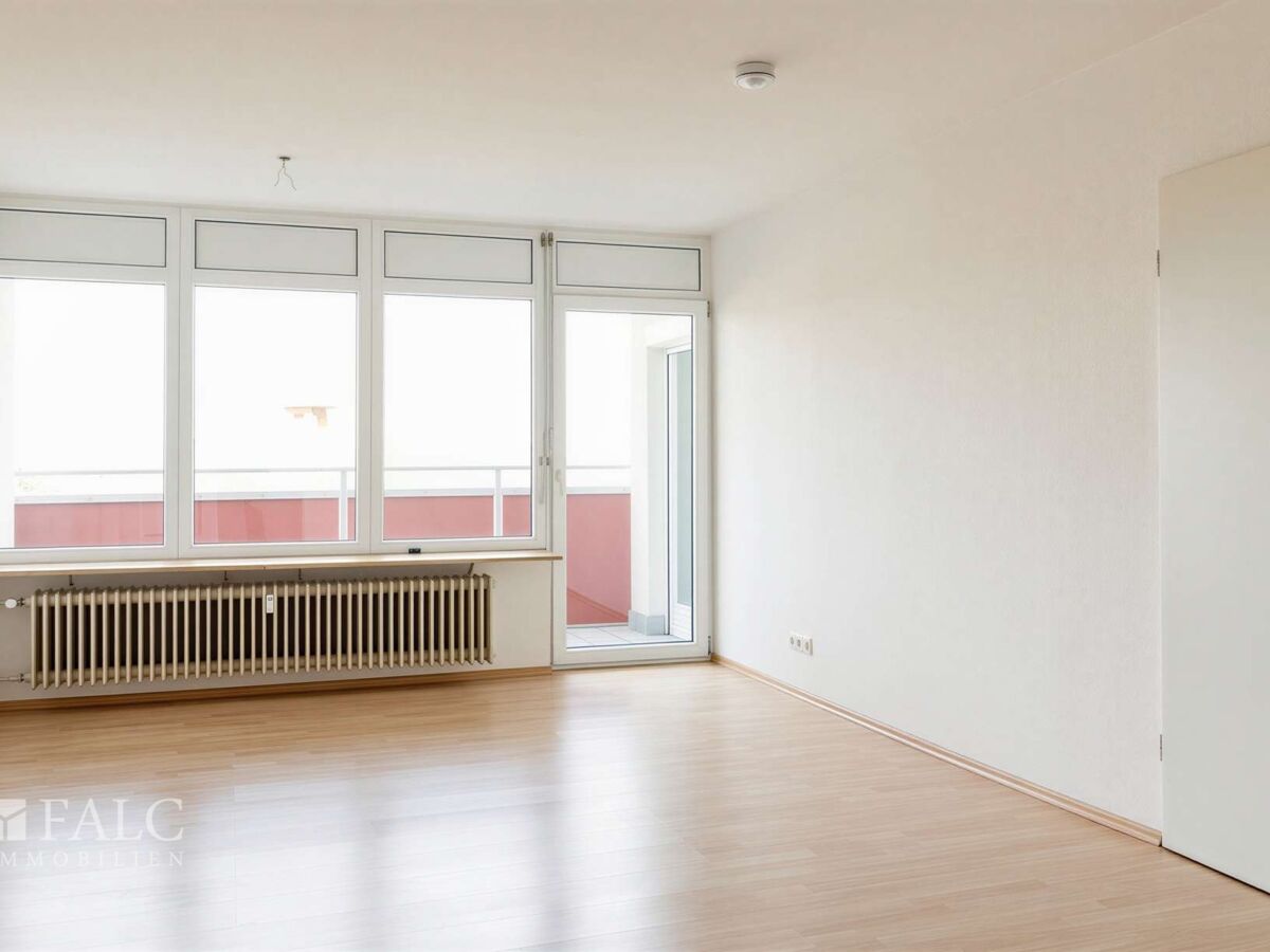Wohnzimmer mit direktem Balkonzugang
