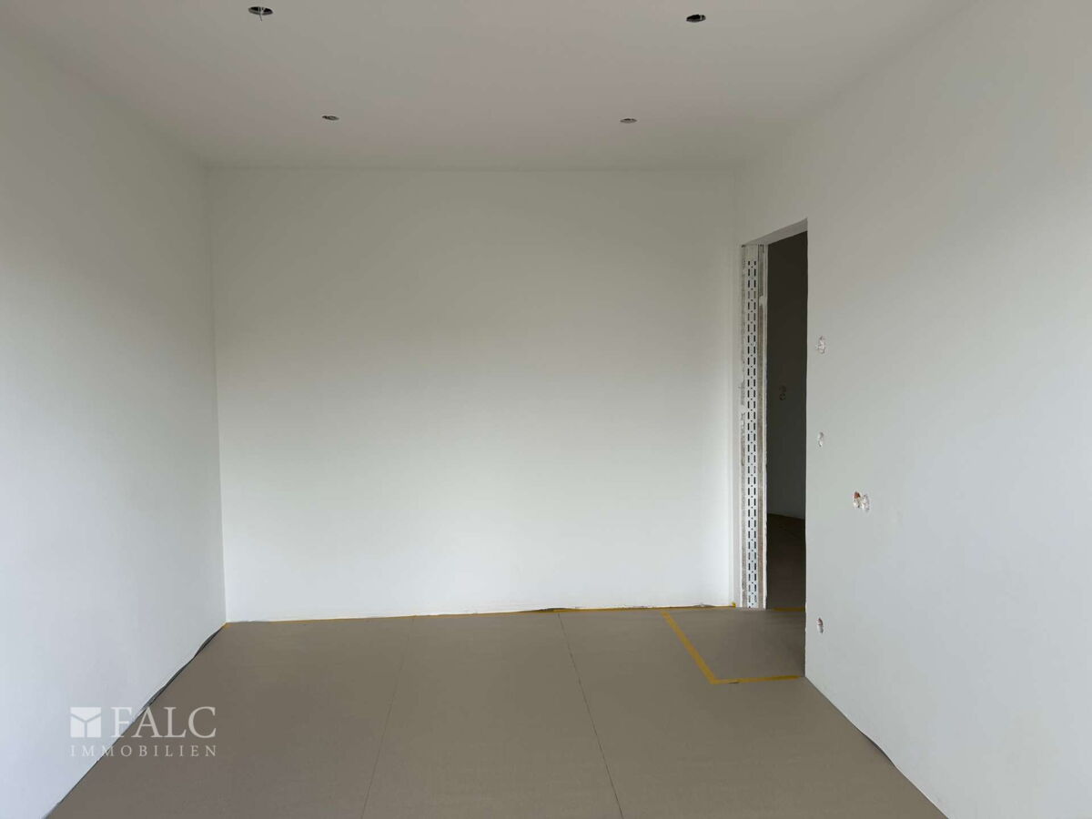 Schlafzimmer 1 mit Balkonzugang