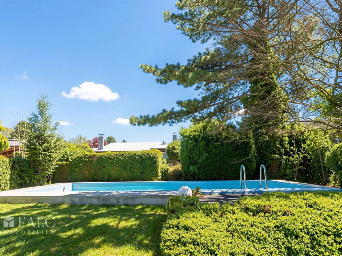Blick zum Pool