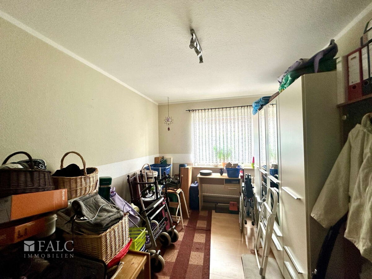 Zimmer wird derzeit als Abstellraum genutzt