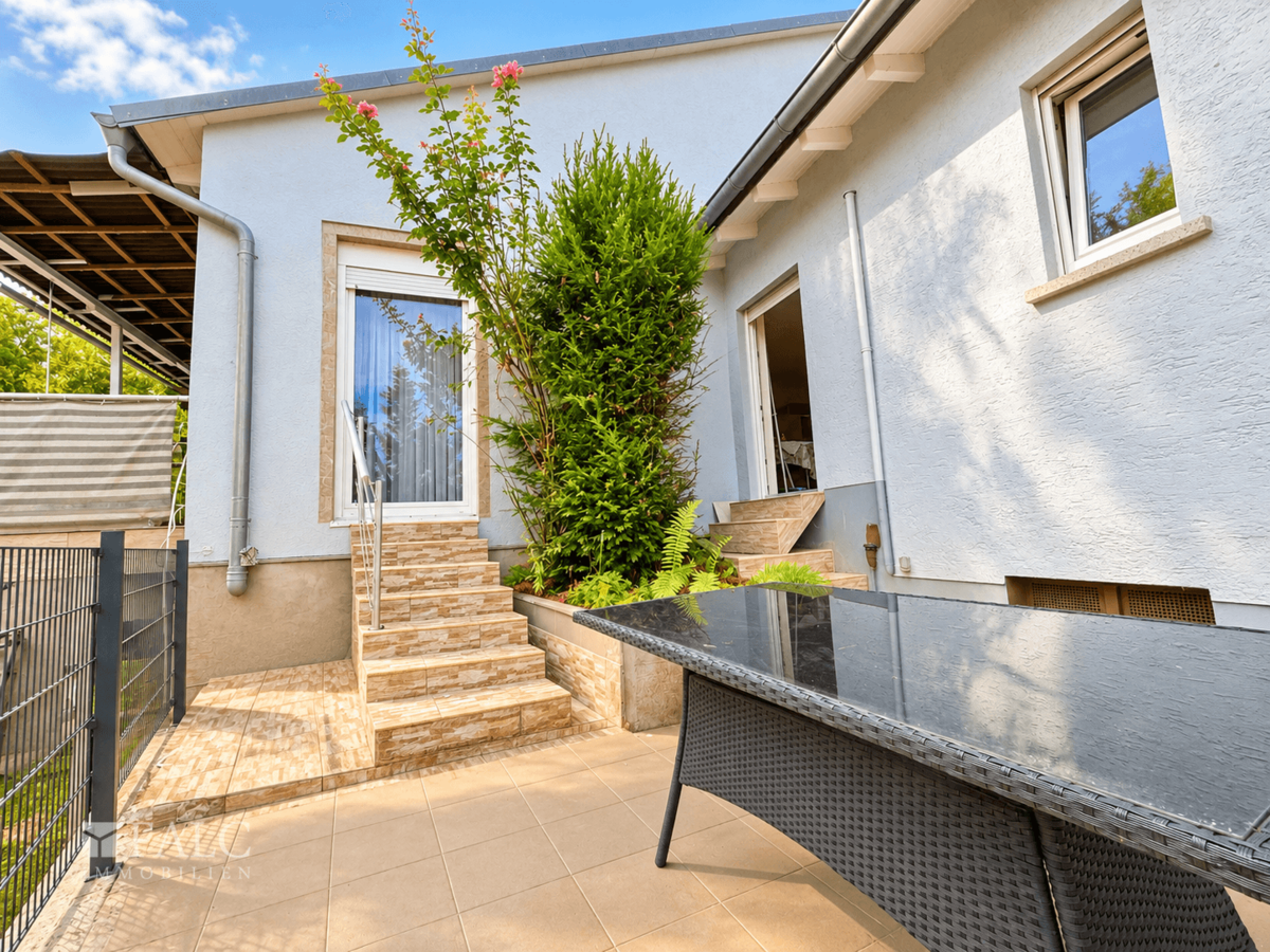 Terrasse - Hinten beide Häuser