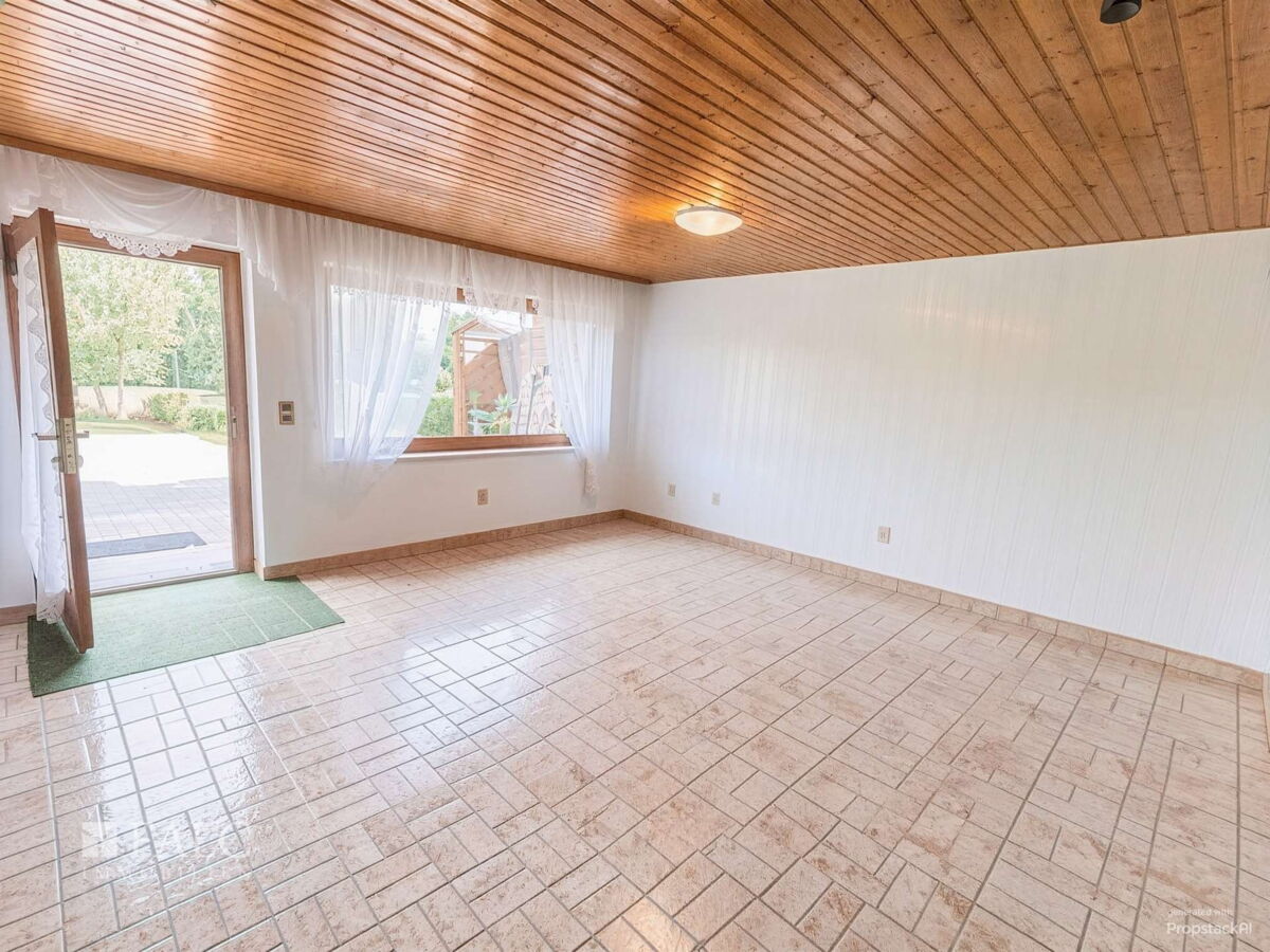 Wohn / Arbeitszimmer im UG mit Ausgang zur Terrasse