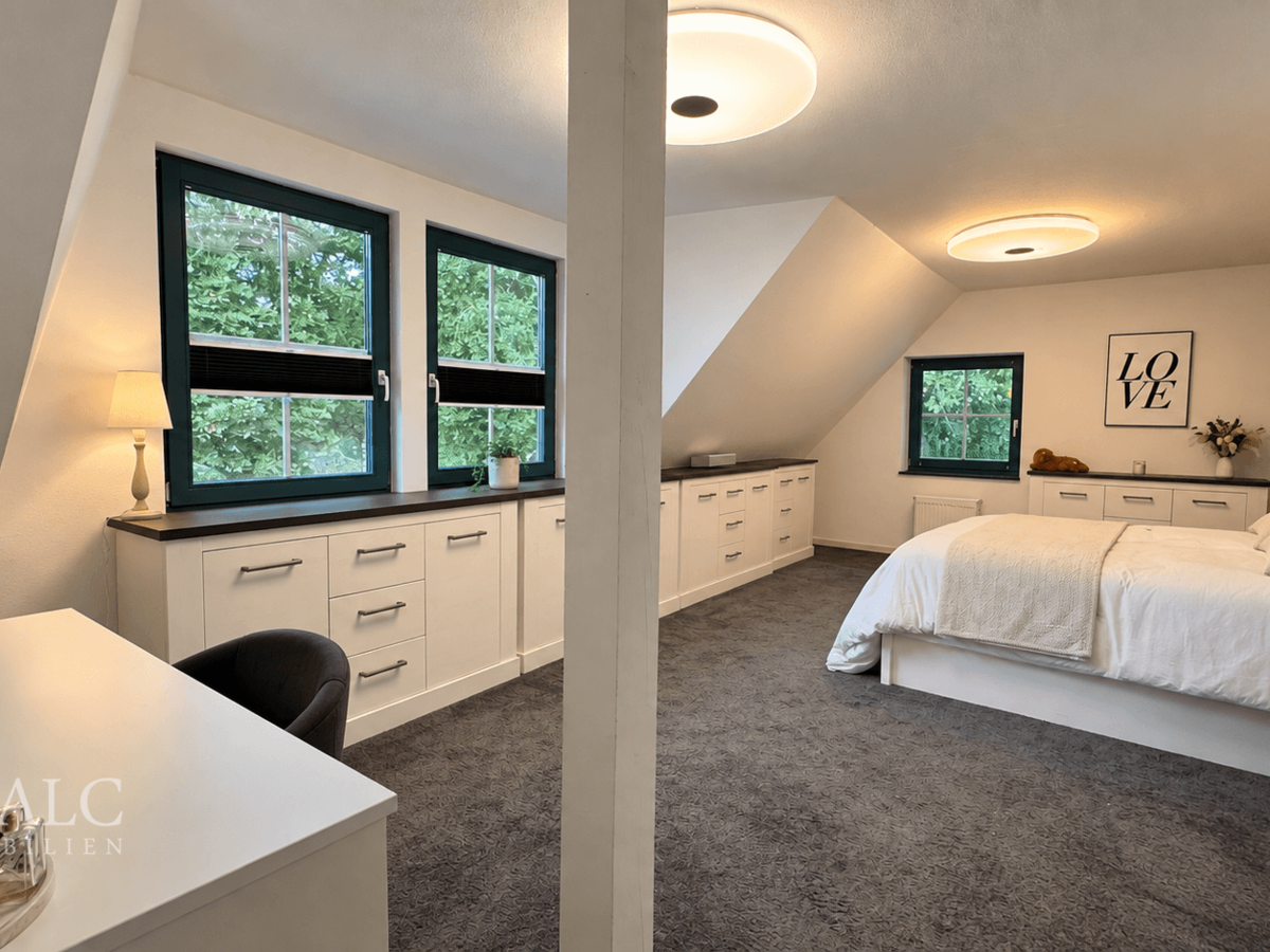 Schlafzimmer I OG