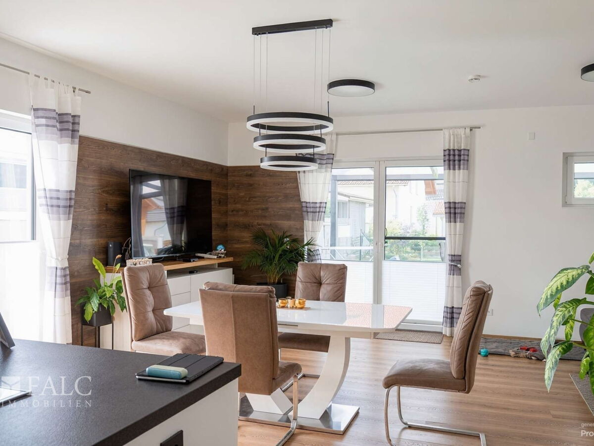 Wohn- und Essbereich mit Terrassenzugang