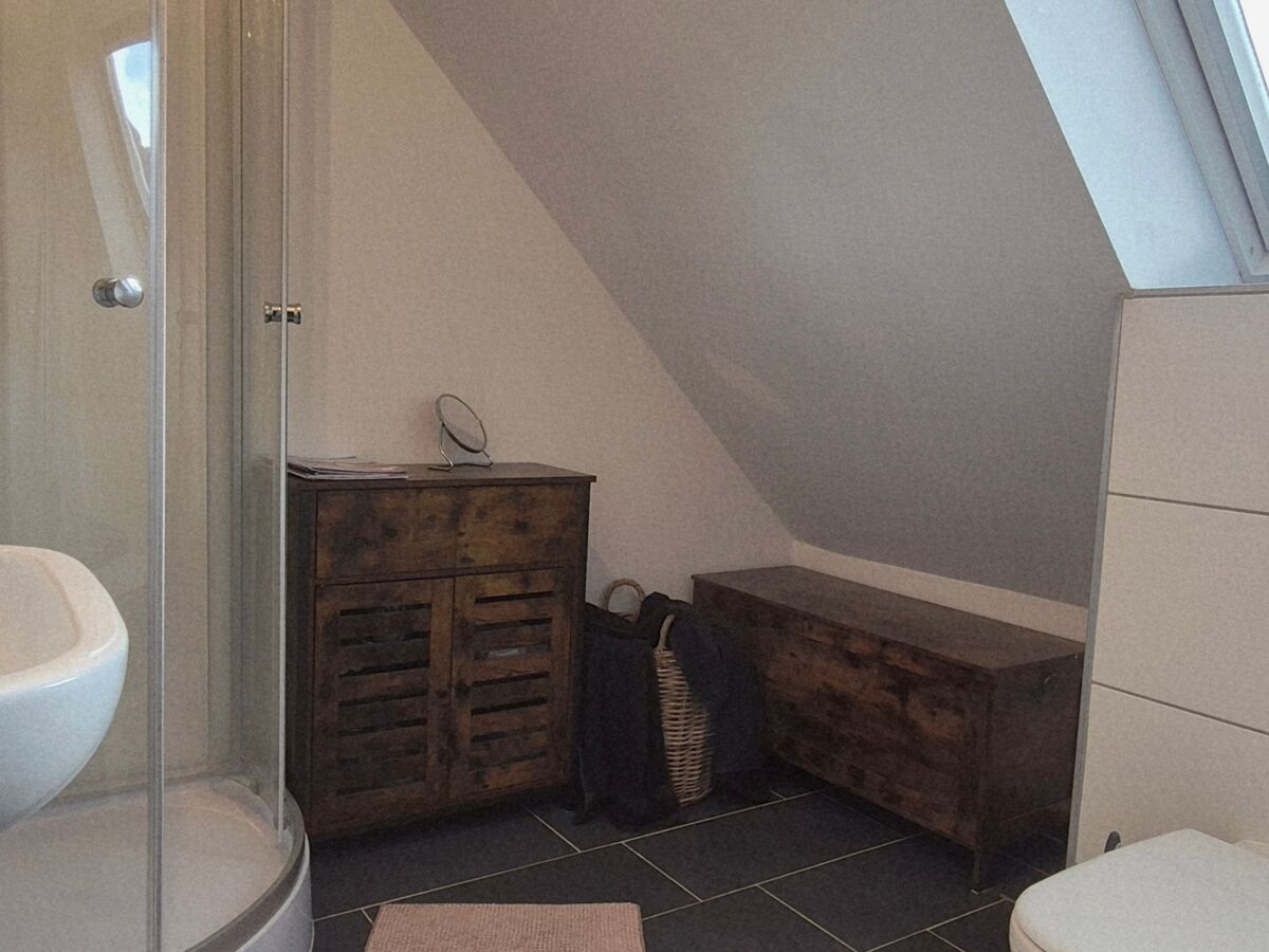 Badezimmer mit Dusche