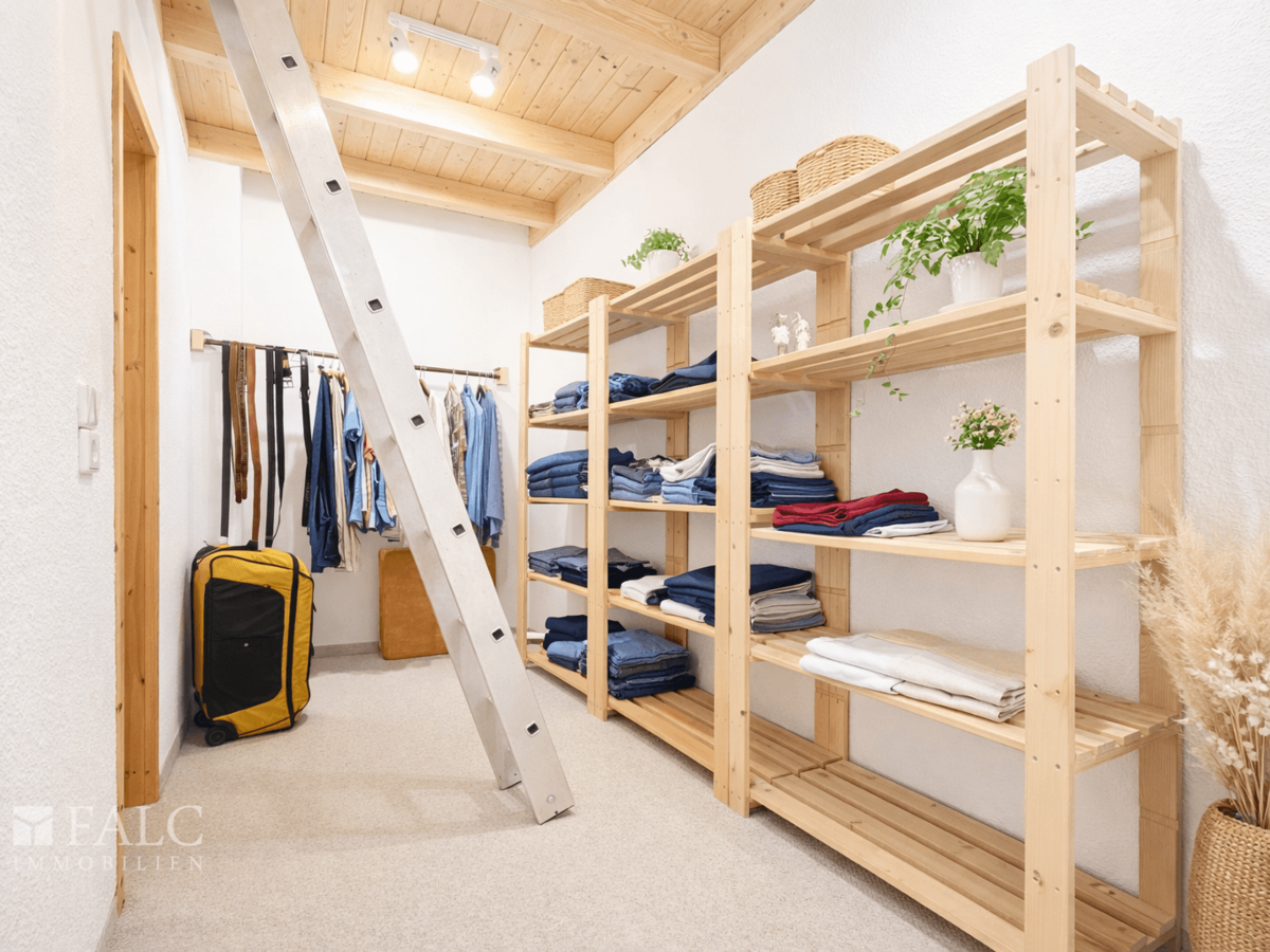 Ankleidezimmer OG
