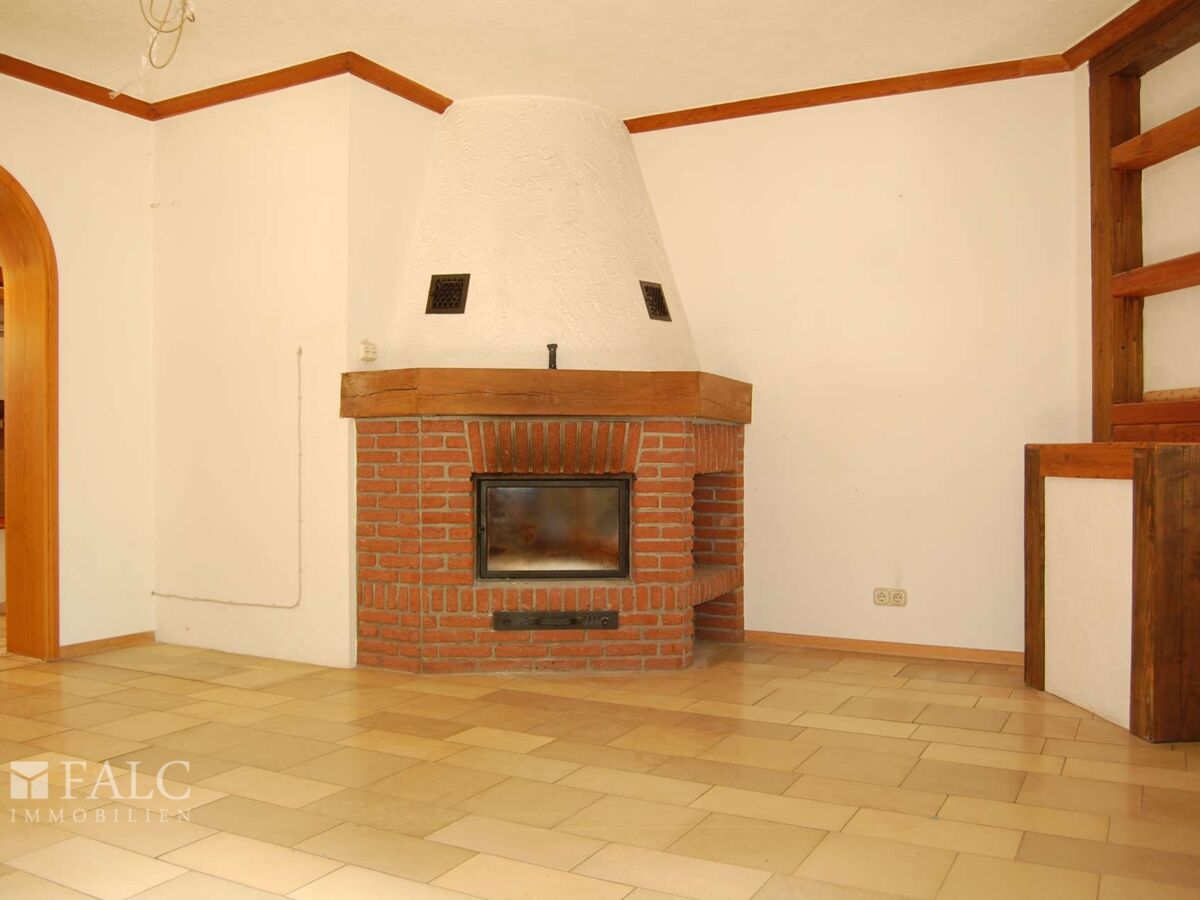 Eingangsbereich mit offenem Kamin_EG