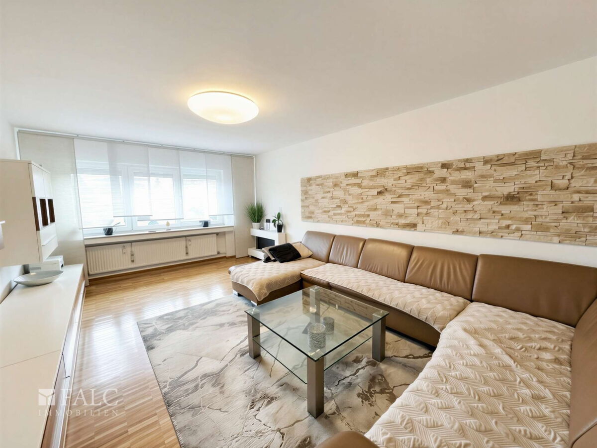 Wohnzimmer Wohnung 1. OG links 