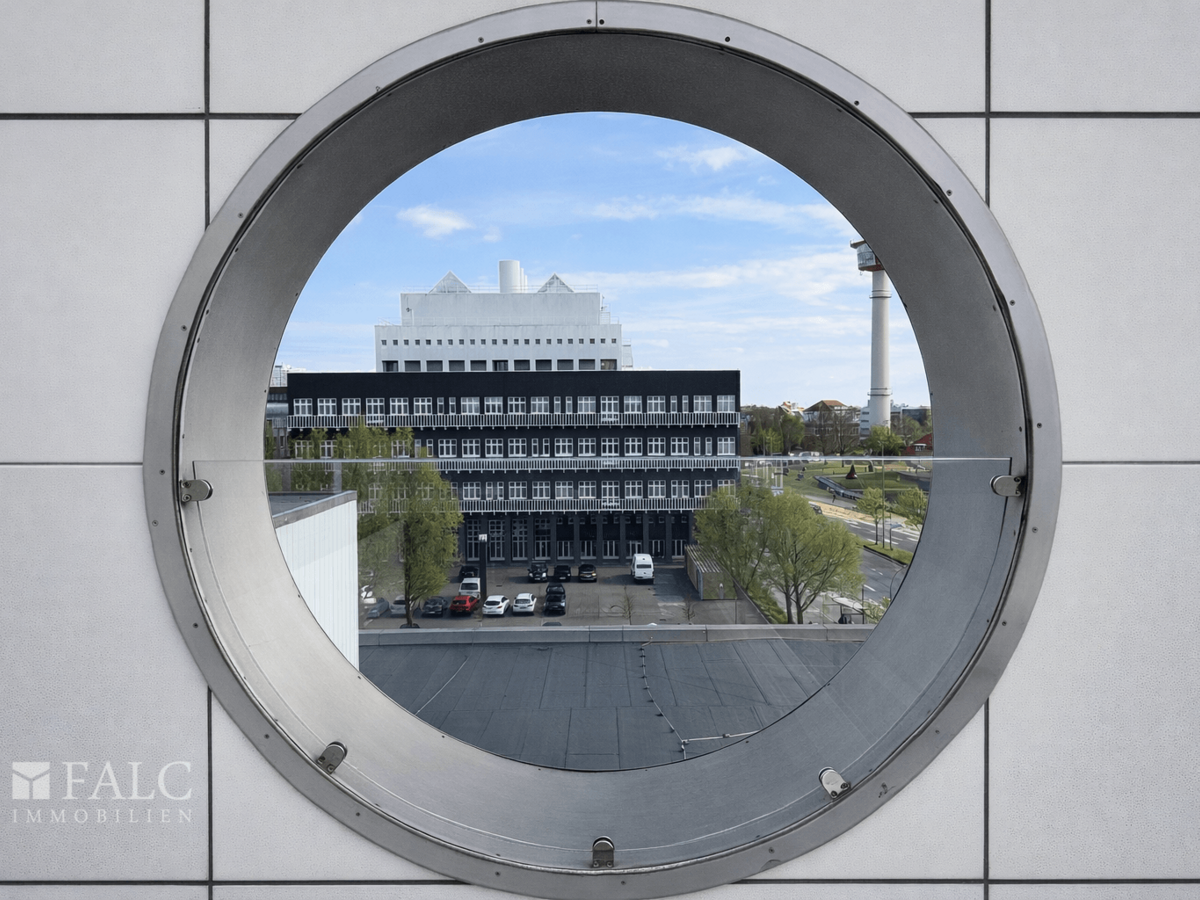 Bullauge auf Terasse