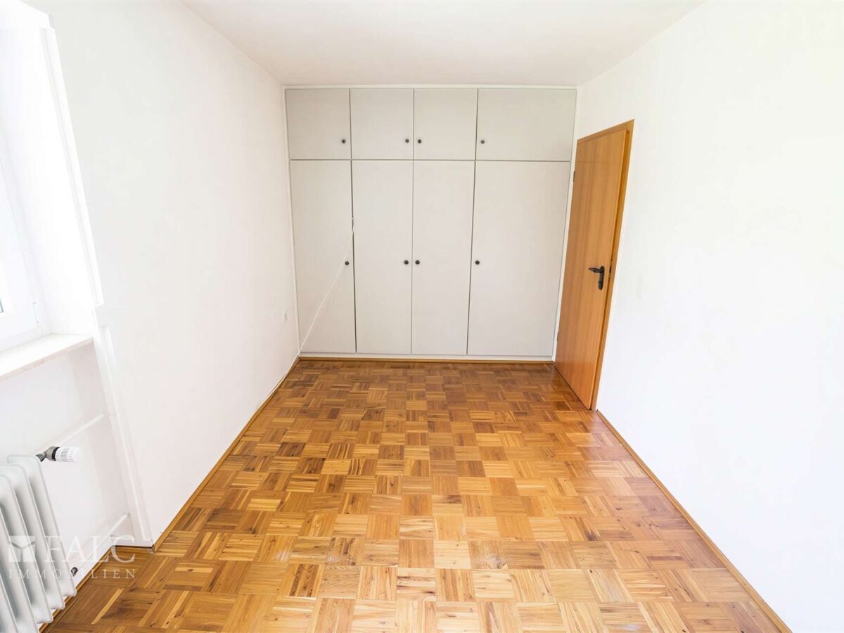 Schlafzimmer 2 OG