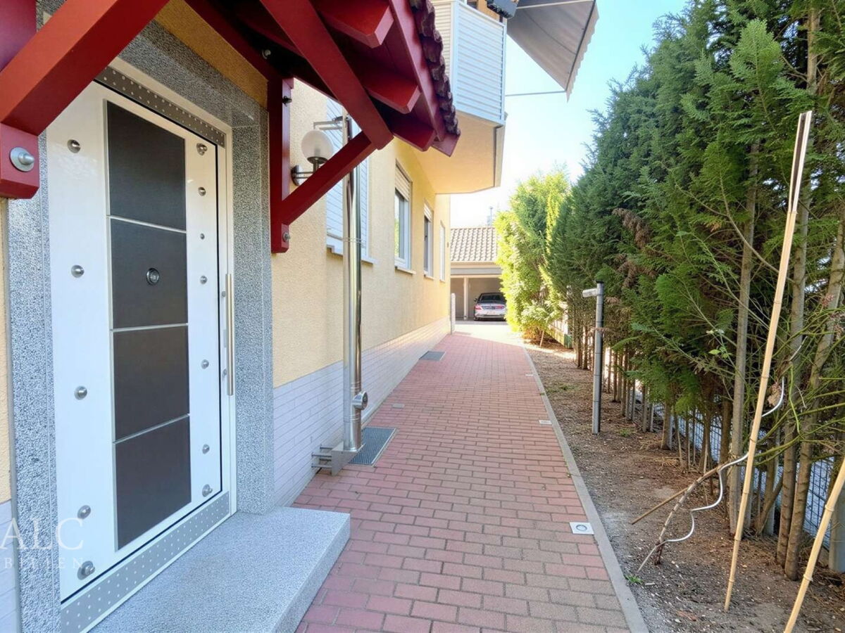 Außenansicht Eingang