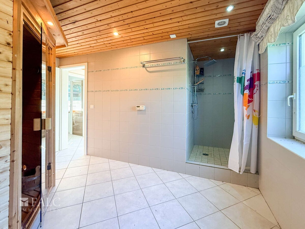 Sauuna mit Dusche