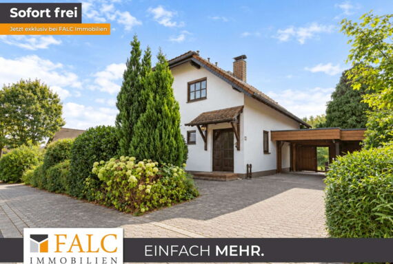 Außenansicht Haus & Carport