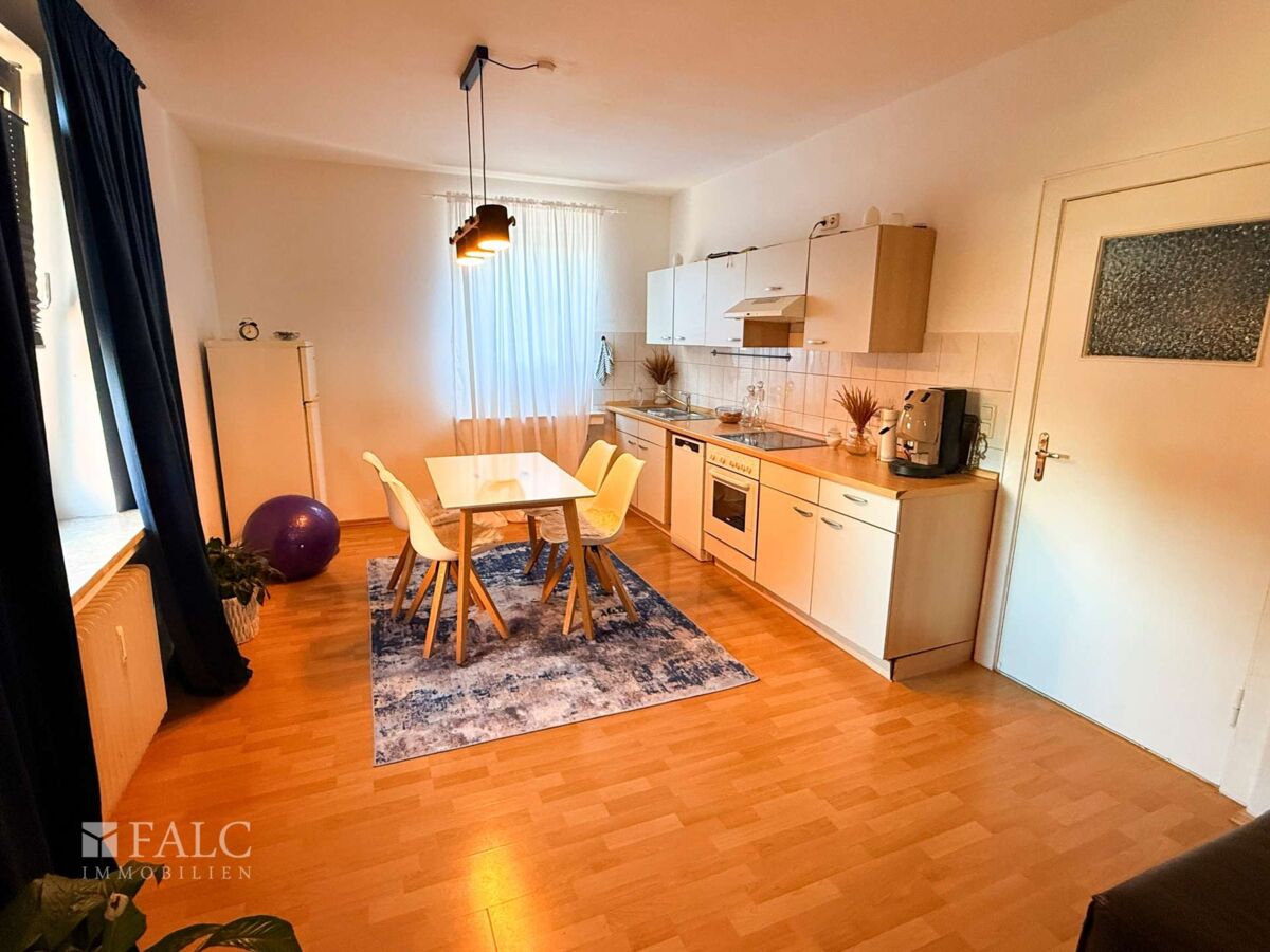 Wohnzimmer mit Küche