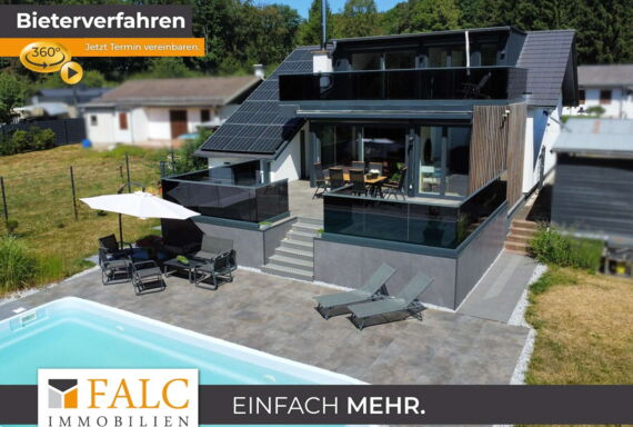 Außenansicht mit Pool