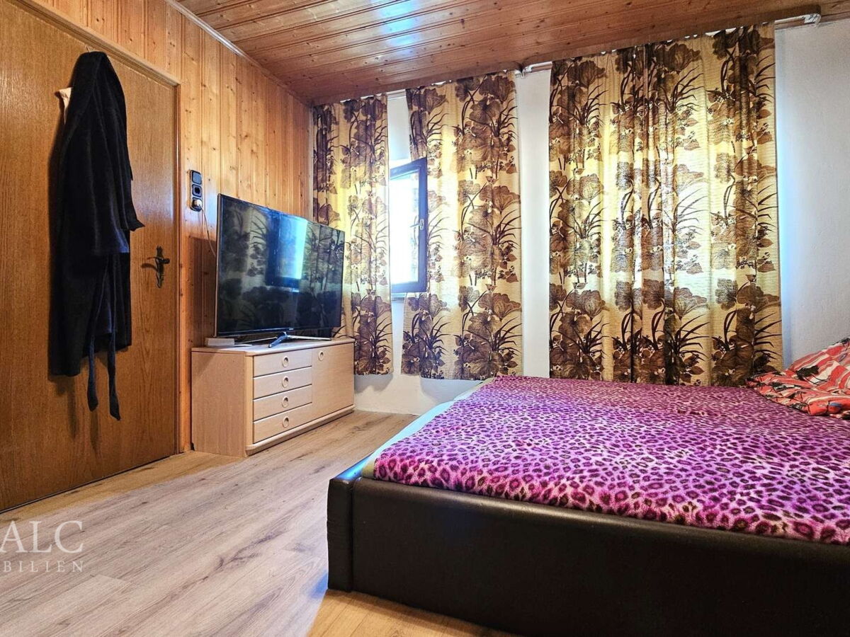 Schlafzimmer (2) 1. OG