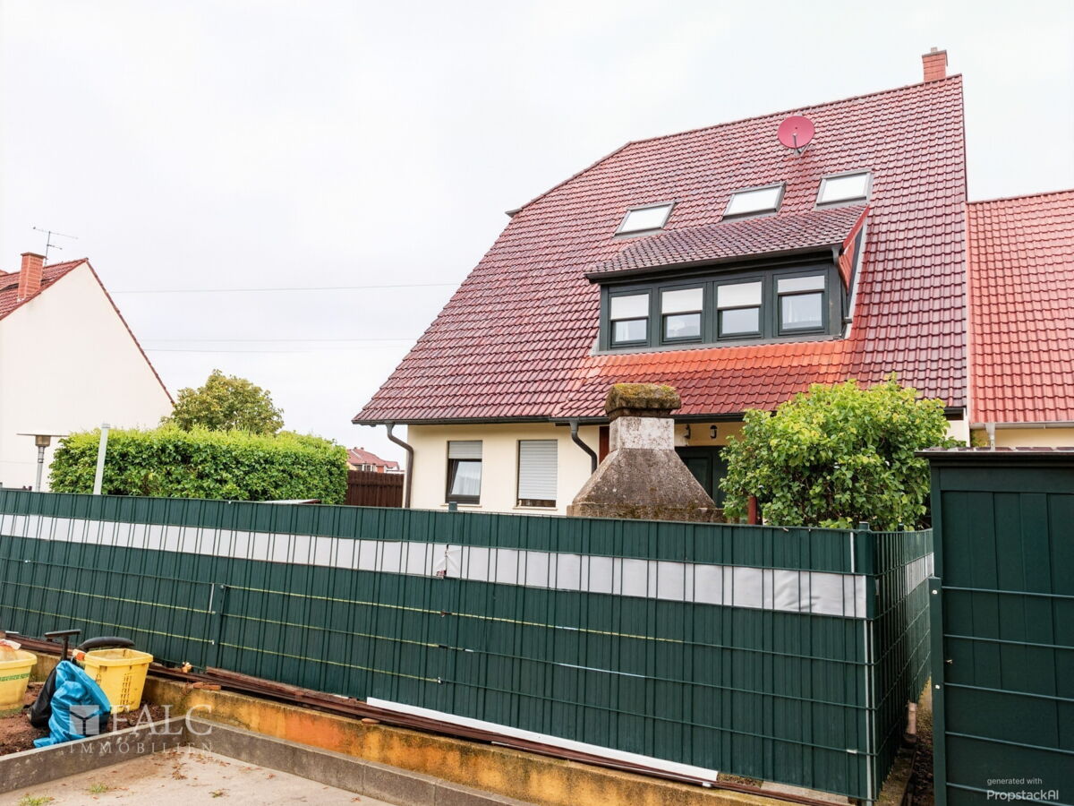 Hausansicht Gartenseite - (KI generiert)