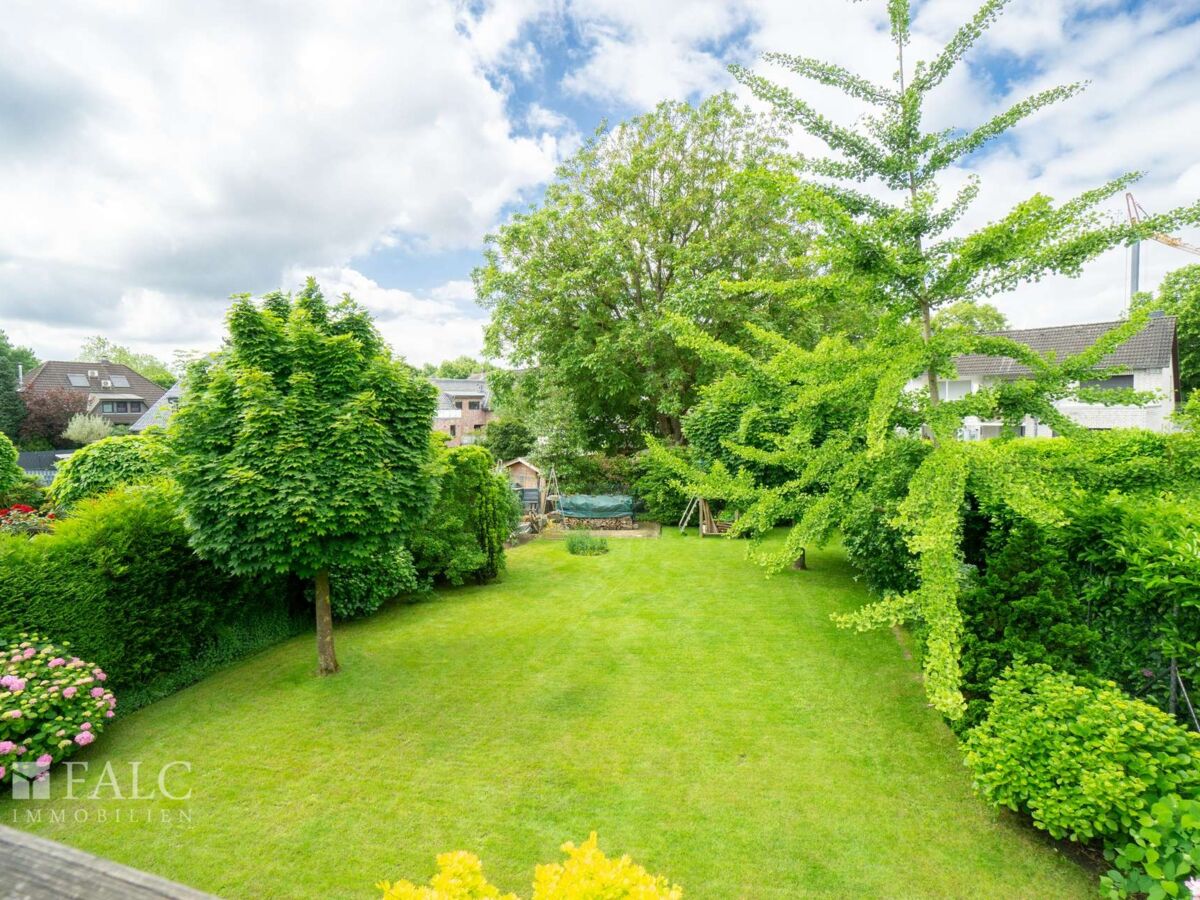 Gartenansicht vom Balkon