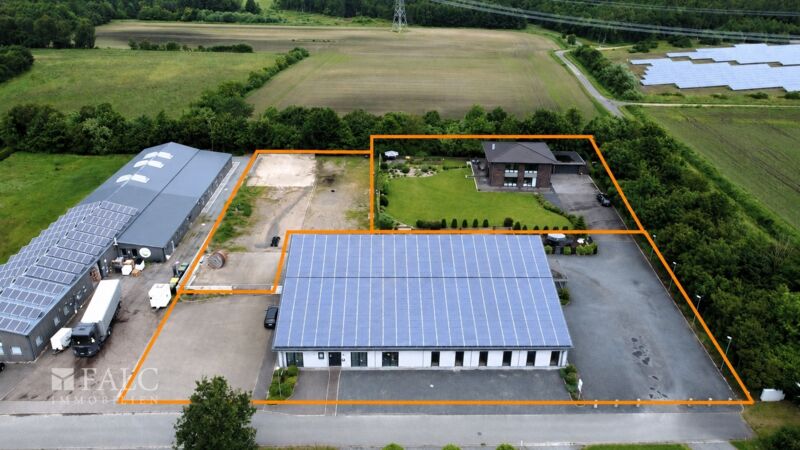 Villa, Baugrundstück und Gewerbeeinheit