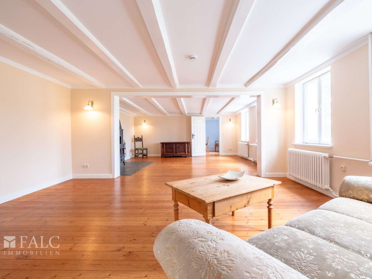 30. Wohnzimmer EG hinterer Wohnbereich Bild 2