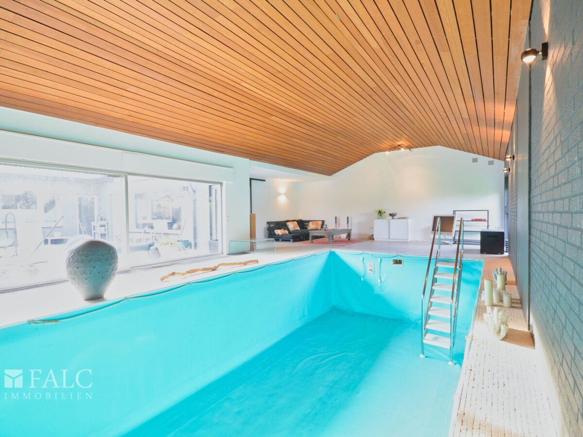 Poolhaus